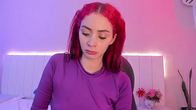 CAMILLEN PETTID online show from November 7, 2025, 10:32 pm