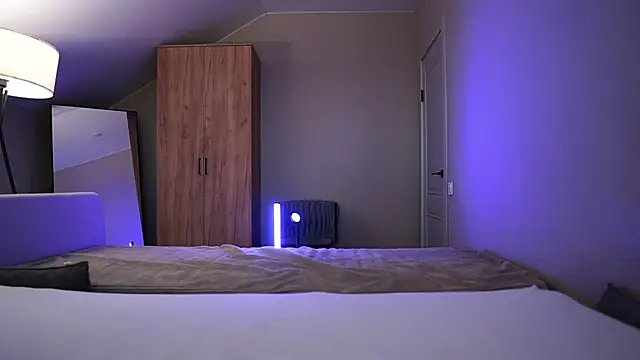 VikkiLustfull online show from March 20, 2026, 2:44 pm