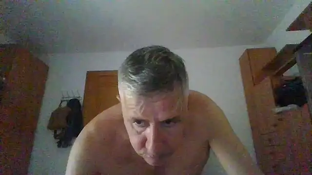 parejamlga58 online show from October 24, 2025, 1:18 pm