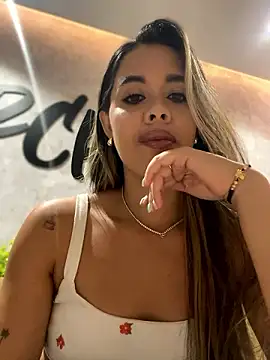 Snapshot of Emilia_Bakerr chatting on December 2, 2024, 6:43 pm Emilia Bakerr online show from December 2, 2024, 6:43 pm