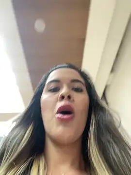 Snapshot of Emilia_Bakerr chatting on March 5, 2025, 6:45 pm Emilia Bakerr online show from March 5, 2025, 6:45 pm