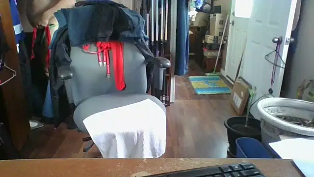 Snapshot of Daremeknot chatting on February 19, 2025, 2:55 pm Daremeknot online show from February 19, 2025, 2:55 pm