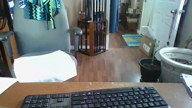 Snapshot of Daremeknot chatting on February 21, 2025, 2:48 pm Daremeknot online show from February 21, 2025, 2:48 pm