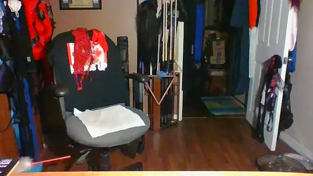 Snapshot of Daremeknot chatting on September 24, 2025, 9:23 am Daremeknot online show from September 24, 2025, 9:23 am