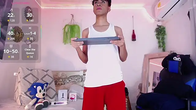 huge armound online show from November 20, 2025, 6:40 pm