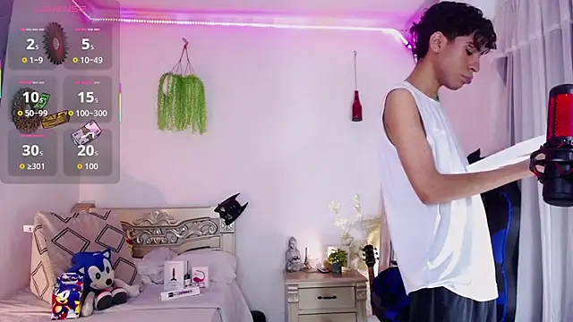 Snapshot of huge_armound chatting on April 9, 2026, 4:01 am huge armound online show from April 9, 2026, 4:01 am