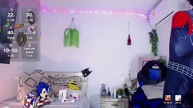 Snapshot of huge_armound chatting on April 12, 2026, 10:37 pm huge armound online show from April 12, 2026, 10:37 pm