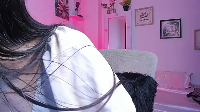  Caroliinee  online show from January 29, 2025, 1:27 am