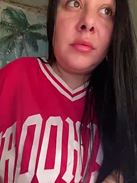 DaisyStreet online show from November 23, 2025, 11:04 pm