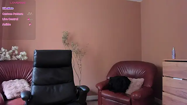 KaylaLaine online show from March 27, 2026, 8:26 am