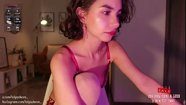 JulietteDee online show from March 6, 2025, 9:20 pm