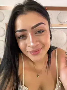 lucianaroy online show from February 27, 2025, 7:47 pm