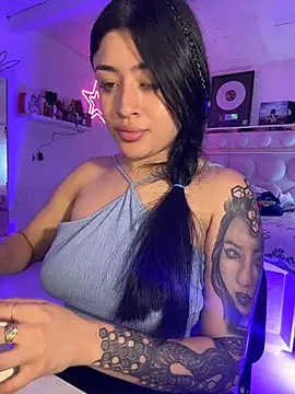 lucianaroy online show from April 9, 2026, 11:21 pm