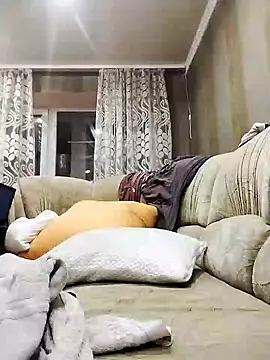 DjiniCD online show from January 8, 2025, 8:39 pm