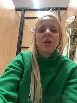 LikaCat online show from December 25, 2024, 7:14 am