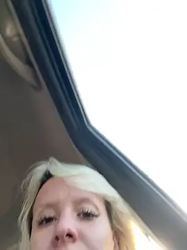 LikaCat online show from September 26, 2025, 2:04 am