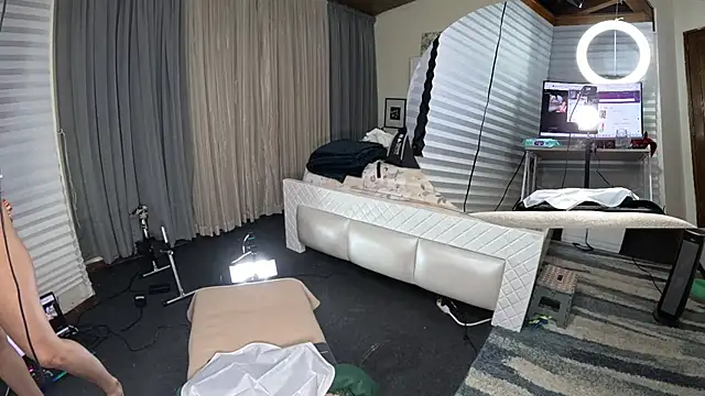 Alondra fetish online show from December 29, 2024, 3:44 am