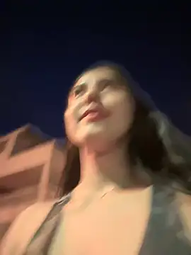 Snapshot of MarianaBenz chatting on January 18, 2025, 11:33 pm MarianaBenz online show from January 18, 2025, 11:33 pm