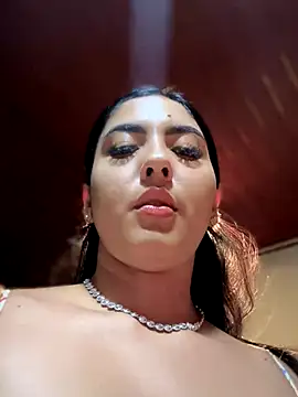 MarianaBenz online show from October 20, 2025, 12:00 am