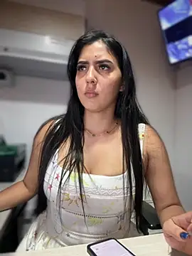 MarianaBenz online show from November 9, 2025, 11:36 pm