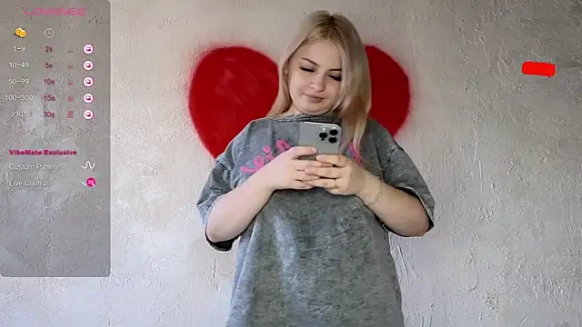 shy blondiee online show from September 27, 2025, 11:15 am