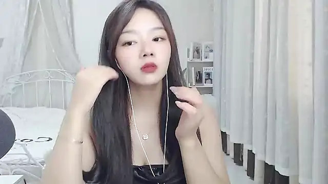 Jenny-Z online show from July 12, 2026, 1:40 am