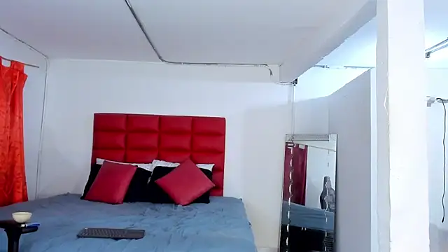 LyonGallego  online show from November 14, 2025, 10:14 am