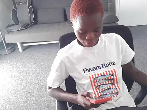 petiteebony 81 online show from July 7, 2026, 11:14 am