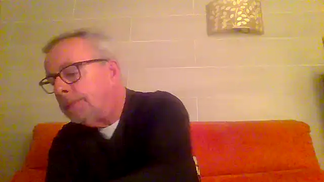 tuggy59 online show from February 12, 2026, 5:35 am