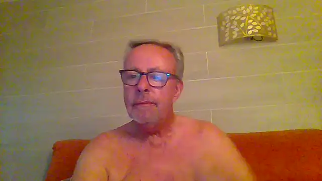 Snapshot of tuggy59 chatting on June 10, 2026, 5:07 am tuggy59 online show from June 10, 2026, 5:07 am
