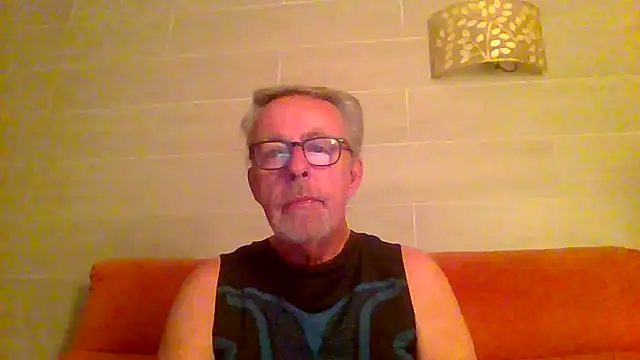 Snapshot of tuggy59 chatting on June 19, 2026, 4:17 am tuggy59 online show from June 19, 2026, 4:17 am