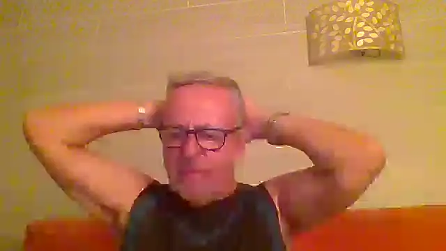 Snapshot of tuggy59 chatting on June 29, 2026, 3:57 am tuggy59 online show from June 29, 2026, 3:57 am