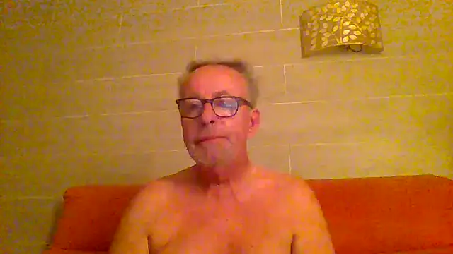 Snapshot of tuggy59 chatting on July 7, 2026, 3:53 am tuggy59 online show from July 7, 2026, 3:53 am