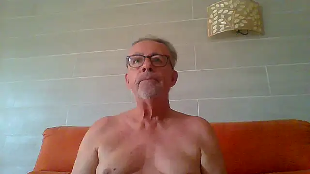Snapshot of tuggy59 chatting on July 7, 2026, 6:47 am tuggy59 online show from July 7, 2026, 6:47 am