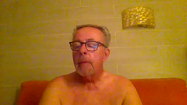 Snapshot of tuggy59 chatting on July 18, 2026, 4:16 am tuggy59 online show from July 18, 2026, 4:16 am