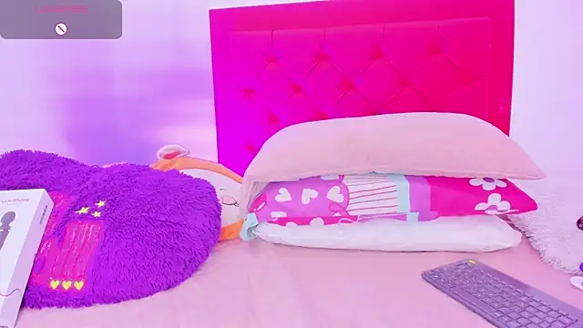 Sofia Girl  online show from December 12, 2024, 6:47 am