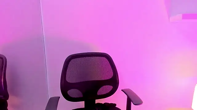 Gloomydoll online show from December 3, 2025, 8:51 pm