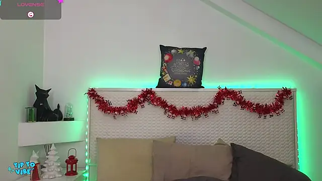 Snapshot of Eva_Rogers_ chatting on January 1, 2025, 2:52 pm Eva Rogers  online show from January 1, 2025, 2:52 pm