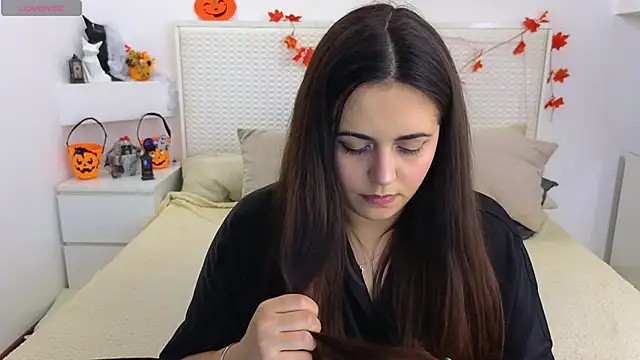 Snapshot of Eva_Rogers_ chatting on October 31, 2025, 9:27 pm Eva Rogers  online show from October 31, 2025, 9:27 pm