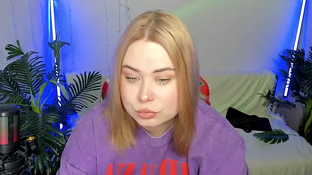 Akemi BBW online show from February 11, 2025, 6:33 pm