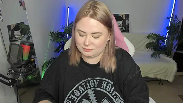 Akemi BBW online show from March 7, 2025, 1:09 am