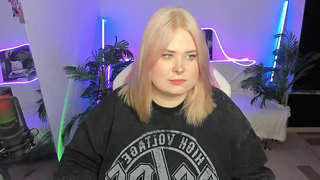 Akemi BBW online show from March 17, 2025, 9:34 pm