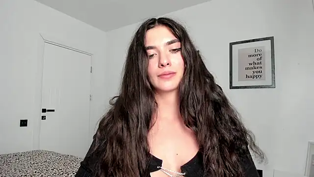 PortraitMarie online show from February 4, 2025, 11:49 pm