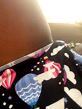 MariaLorenaah online show from October 3, 2025, 6:05 pm