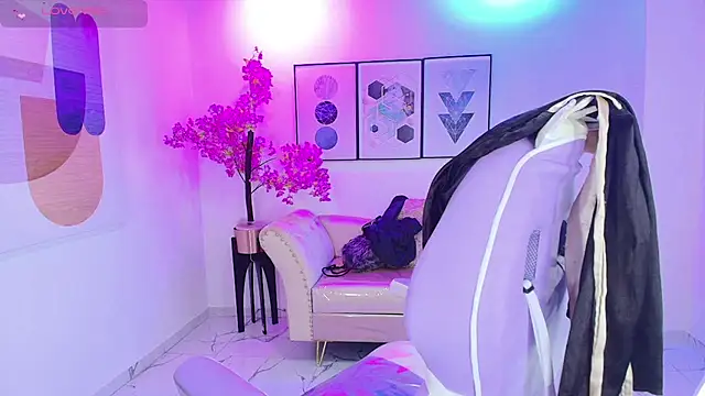 Isa reel online show from October 6, 2025, 7:44 pm