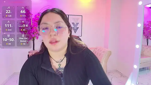 Isa reel online show from November 28, 2025, 7:49 pm