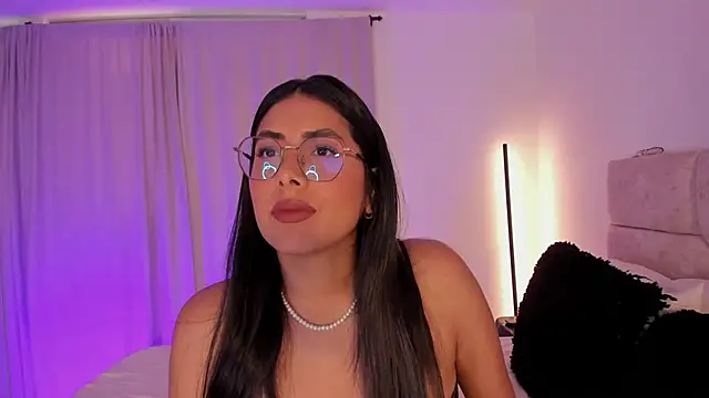 tina olsen07 online show from April 19, 2026, 10:01 pm