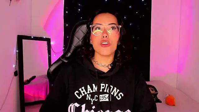 willow poisson online show from January 8, 2025, 8:07 pm