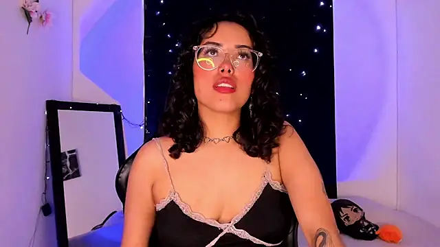 willow poisson online show from February 7, 2025, 5:29 pm