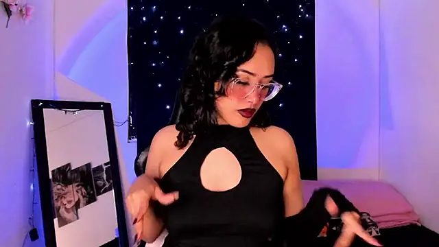 willow poisson online show from March 18, 2025, 5:21 pm